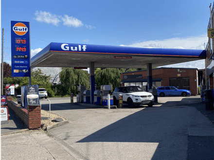 FREEHOLD PETROL STATION, RETAIL SHOP, TWO BEDROOM FLAT & MECHANICS - Preston (PR2)